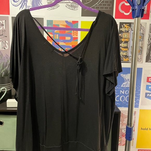 Black flutter sleeve top - Picture 2 of 3